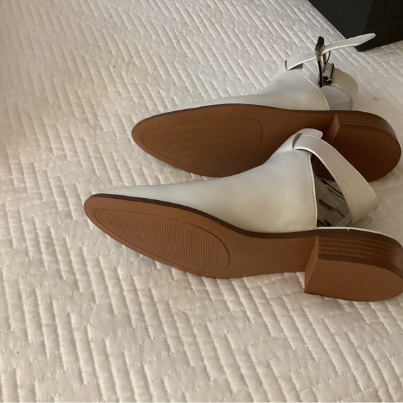 Women’s Booties - Picture 3 of 4